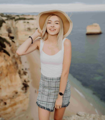 Profile picture of Zoe Dylan